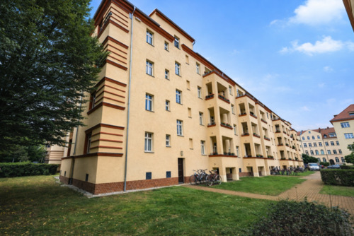 Hausansicht Hofseite - Etagenwohnung mit 74,70 m&sup2; in Leipzig zum Kaufen