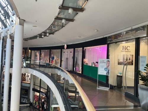 rechts ist der Eingang - 