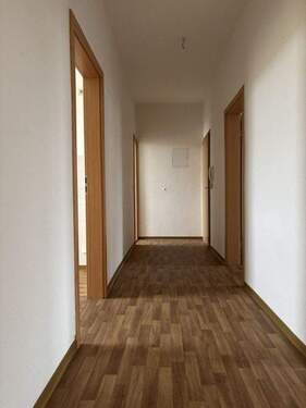 Flur - 3 Zimmer Etagenwohnung zur Miete in Halle