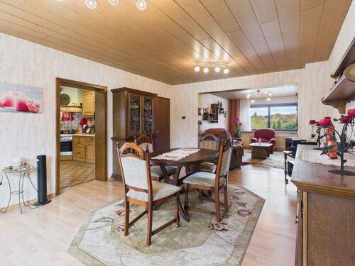 Wohn-Esszimmer hell und geräumig - 6 Zimmer Einfamilienhaus zum Kaufen in Völklingen / Lauterbach