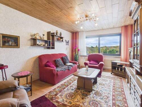 Wohnzimmer hell und geräumig - 6 Zimmer Einfamilienhaus in Völklingen / Lauterbach