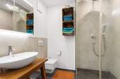 Badezimmer mit Dusche - 
