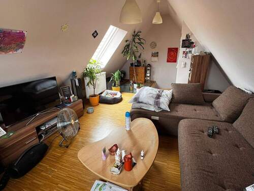 Wohnzimmer (4) - 2 Zimmer Etagenwohnung zum Kaufen in Königsbach-Stein