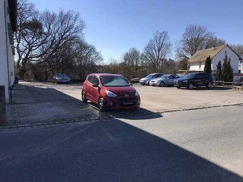 Hof 8 Kfz Stelplätze - Halle in Bayern - Schwabach zur Miete
