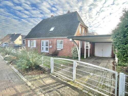 Haus rechte Seite mit Carport - Einfamilienhaus mit 115,00 m&sup2; in Krummesse zum Kaufen