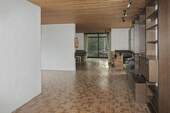 Blick vom Eingang Richtung Wohnzimmer - 