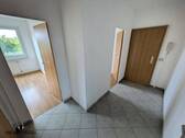 Flur - Etagenwohnung mit 69,50 m&sup2; in Chemnitz zur Miete