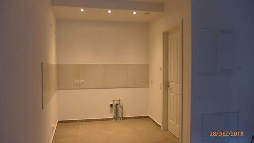Kochbereich - +Sanierter Luxus im ruhigen Hinterhaus - 1-Raum-Wohnung mit Parkett, Fußbodenheizung, große Süd-West-Terrasse etc.+