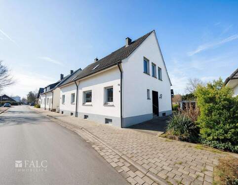 Hausansicht - 5 Zimmer Doppelhaushälfte zum Kaufen in Sankt Augustin