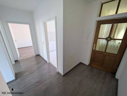 Flur - Etagenwohnung mit 67,80 m&sup2; in Zwickau zur Miete