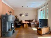 Wohnzimmer - 6 Zimmer Einfamilienhaus zum Kaufen in Aurich