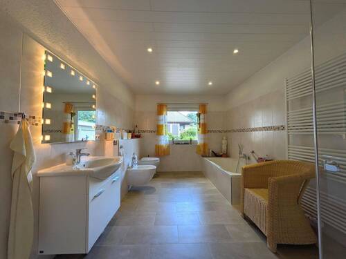 Badezimmer im Erdgeschoss - 