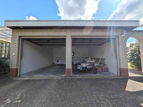 Große Doppelgarage - 