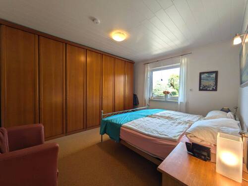 Schlafzimmer 2 im Erdgeschoss - 