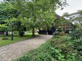 Auffahrt zum Wohnhaus - Bauernhaus, Landhaus mit 683,00 m&sup2; in Bleckede zum Kaufen