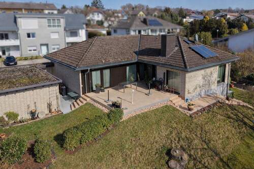 Hintere Gebäudeansicht - 7 Zimmer Einfamilienhaus zum Kaufen in Hachenburg