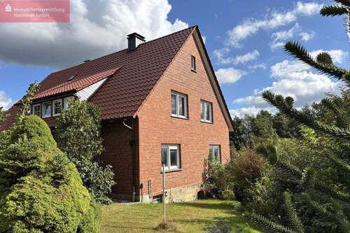 Seitenansicht - Familienfreundlicher Wohntraum - 248.000,00&nbsp;EUR Kaufpreis, ca.&nbsp; 223,20&nbsp;m&sup2;&nbsp;Wohnfl&auml;che