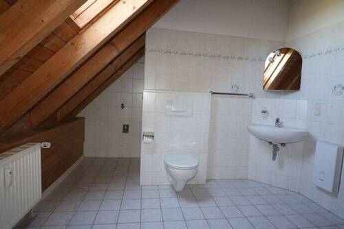 Bad - 1 Zimmer Etagenwohnung zur Miete in Delitzsch