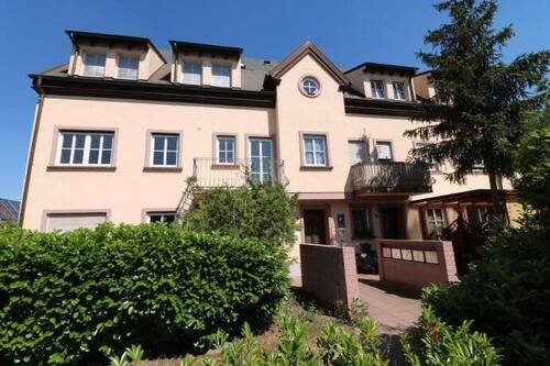 Außenansicht Mehrfamilienhaus - 