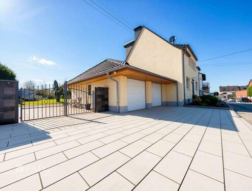 Außenansicht/Garage - 6 Zimmer Einfamilienhaus in Wachtberg