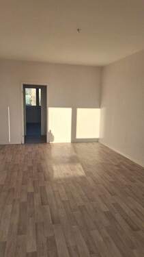 sonniges Wohnzimmer - 3 Zimmer Etagenwohnung in Görlitz