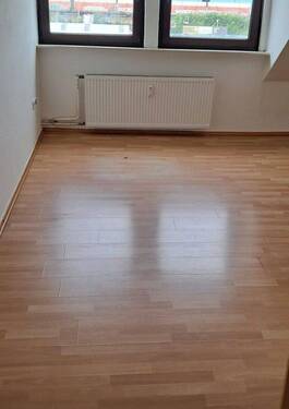 Bild 1 - Helle 3-Zimmer-Wohnung in zentraler Lage - Neustadt - WG-geeignet