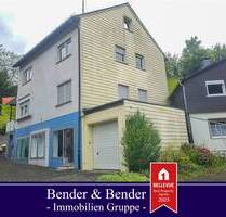 Gepflegtes Ein-Zweifamilienhaus mit Garage und Gartengrundstück! - Brachbach