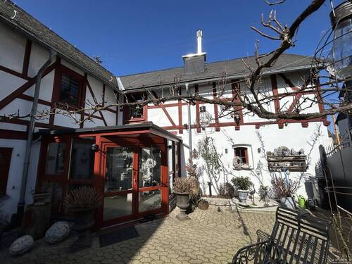 Außenbereich - 7 Zimmer Einfamilienhaus zum Kaufen in Mörschbach