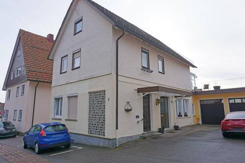 Hausansicht - Großzügiges Dreifamilienhaus mit Panorama-Dachterrasse im Zentrum von Freudenstadt