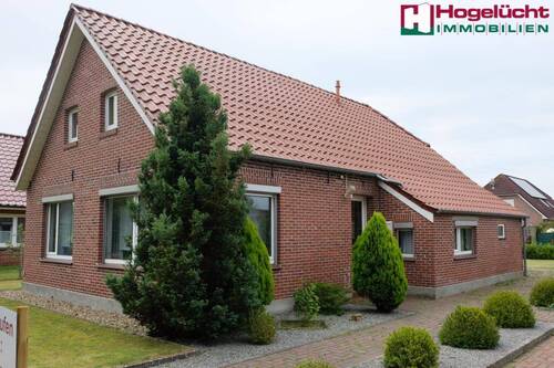 Ansicht - Erbbaugrundstück! Ein älteres Einfamilienhaus im Landhausstil mit Garage