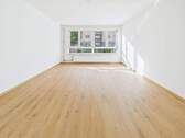 Wohnzimmer - Erstbezug nach Sanierung! Helle Wohnung in beliebter Lage