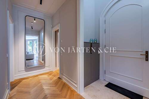 Eingangsbereich - 5 Zimmer Mehrfamilienhaus, Wohnhaus zum Kaufen in Hamburg