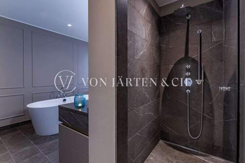 Master-Bad mit Dusche - Mehrfamilienhaus, Wohnhaus mit 242,00 m&sup2; in Hamburg zum Kaufen