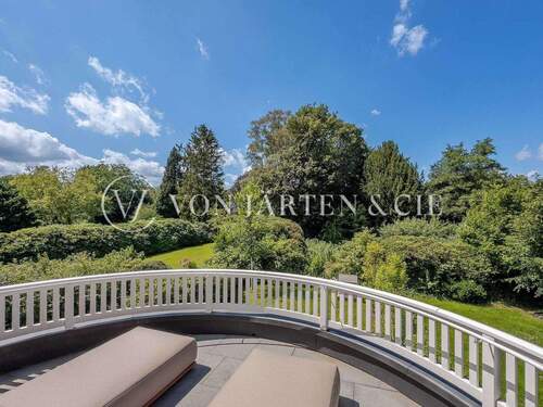 Balkon mit Sicht in den Garten - 