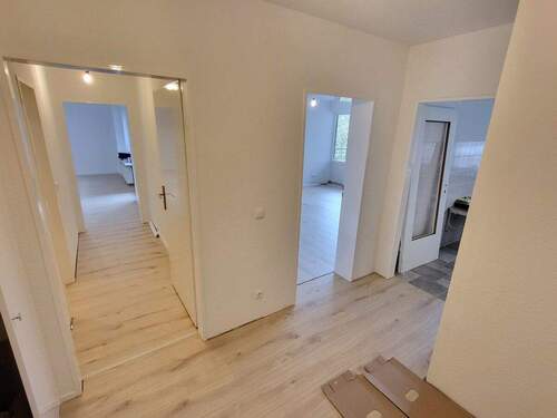 Diele - Etagenwohnung mit 73,90 m&sup2; in Lübeck St. Jürgen zur Miete