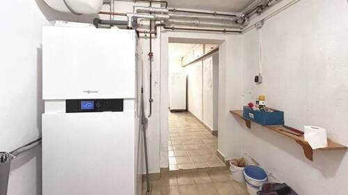 Heizungsanlage im Keller - 