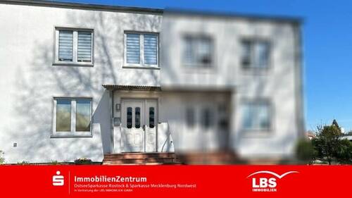 strassenseitige Gebäudeansicht - Gemütliches Eigenheim mit Gartenanteil