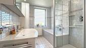 Badezimmer Wanne und Dusche - 