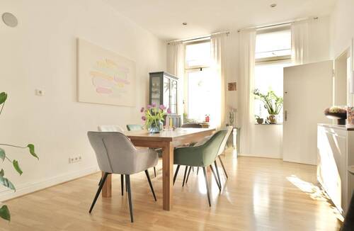Wohnzimmer Ansicht 1 - Großzügiges Wohnen in der Krefelder Innenstadt - Stadthaus mit Innenhof und Dachterrasse