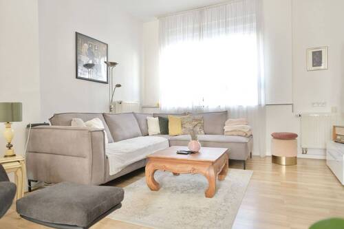 Wohnzimmer Ansicht 2 - 7 Zimmer Einfamilienhaus zum Kaufen in Krefeld