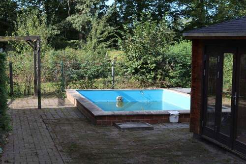 Pool mit Poolhaus - 8 Zimmer Einfamilienhaus in Drebkau OT Siewisch