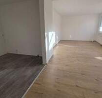 Wohnhaus im Bungalowstil, 4 Zimmer, 2 Bäder, Keller, Terrasse und Gartenbereich in Lütten Klein - Rostock