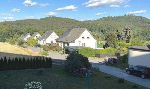 Fernblick - Überragende Fernsicht am Fuße der Augustusburg – perfekt geschnittene 4 Zimmer Wohnung mit Balkon