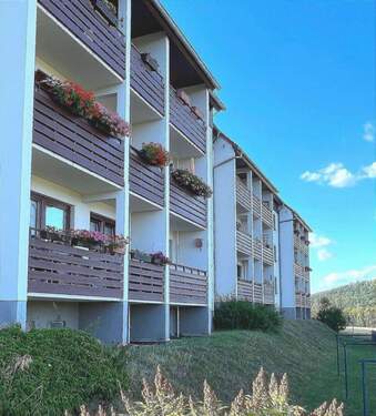 Ansicht Balkone - Etagenwohnung mit 85,00 m&sup2; in Augustusburg zur Miete