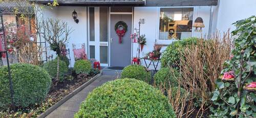 Hausansicht_vorne - 6 Zimmer Reihenmittelhaus zum Kaufen in Achim