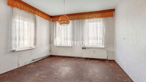 1. OG Schlafzimmer 1 - 