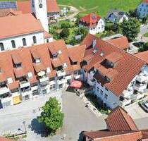 WOHNEN AM DORFPLATZ: CHARMANTE 4,5-ZIMMER-WOHNUNG IN SCHLIER