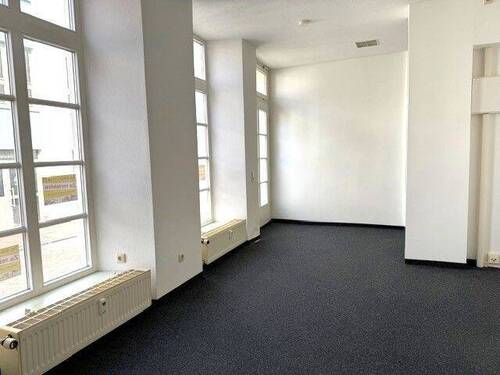 Eingangsansicht - 1 Zimmer Büro in Güstrow
