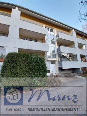 Hausansicht - Tolle Sicht, viel Grün - 3-Zimmerdachgeschosswohnung in Radolfzell zu verkaufen