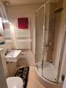 separate Wohnung: Bad - 